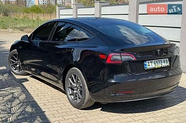 Седан Tesla Model 3 2023 в Калуше