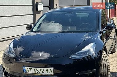 Седан Tesla Model 3 2023 в Калуше