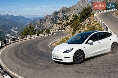 Седан Tesla Model 3 2020 в Черкассах