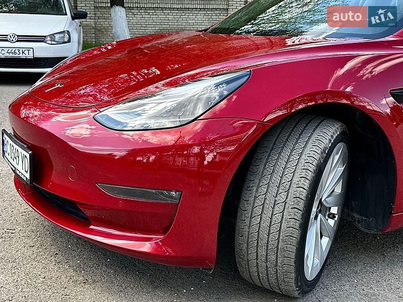 Седан Tesla Model 3 2021 в Золочеве