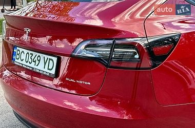 Седан Tesla Model 3 2021 в Золочеве