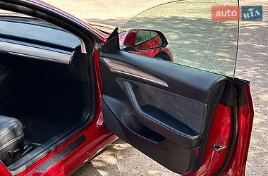 Седан Tesla Model 3 2021 в Золочеве