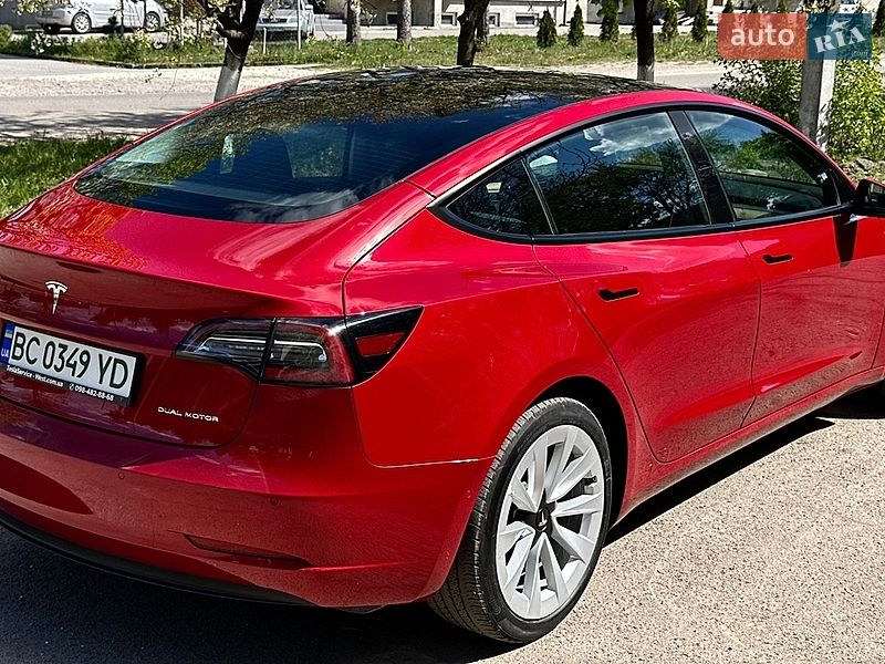 Седан Tesla Model 3 2021 в Золочеве