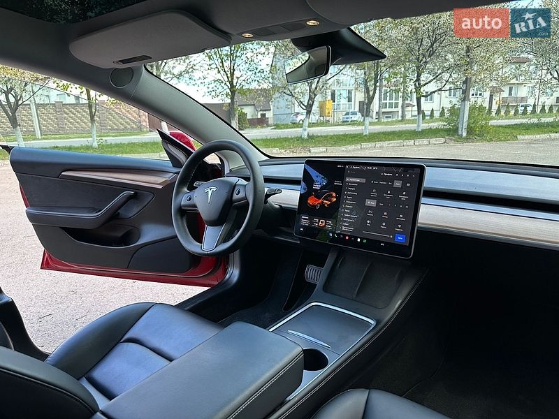 Седан Tesla Model 3 2021 в Золочеве