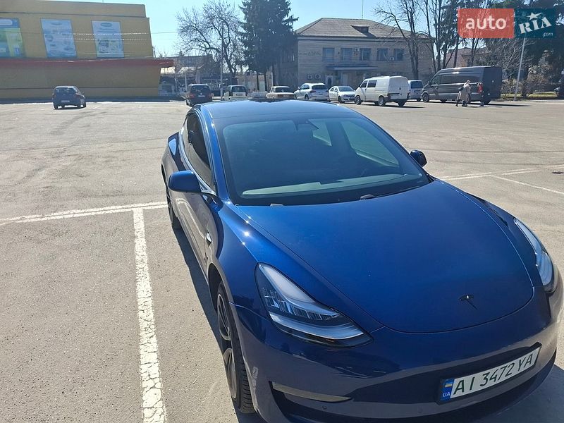 Седан Tesla Model 3 2019 в Киеве