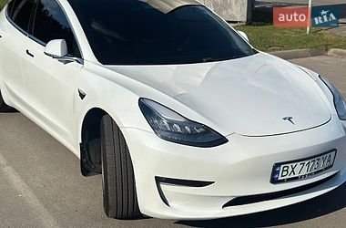 Седан Tesla Model 3 2019 в Киеве