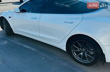 Седан Tesla Model 3 2019 в Киеве
