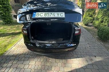 Седан Tesla Model 3 2023 в Львові
