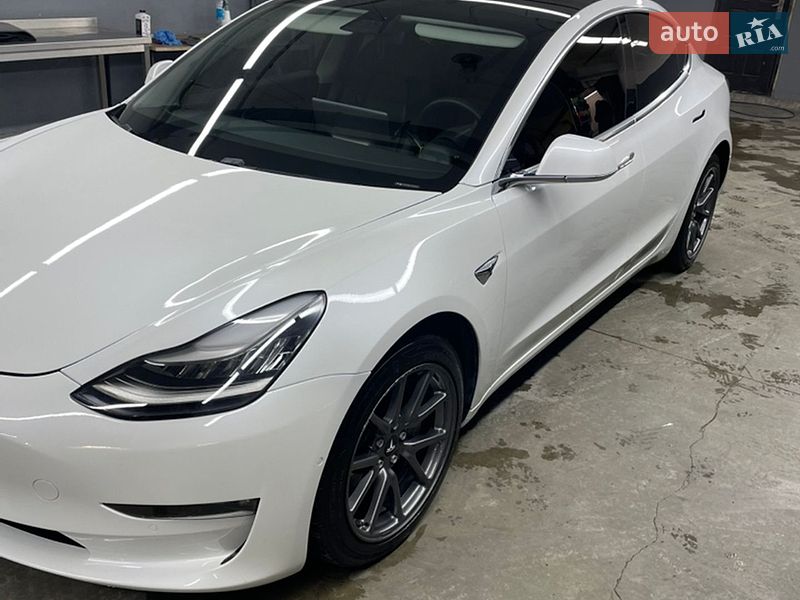Седан Tesla Model 3 2019 в Одессе
