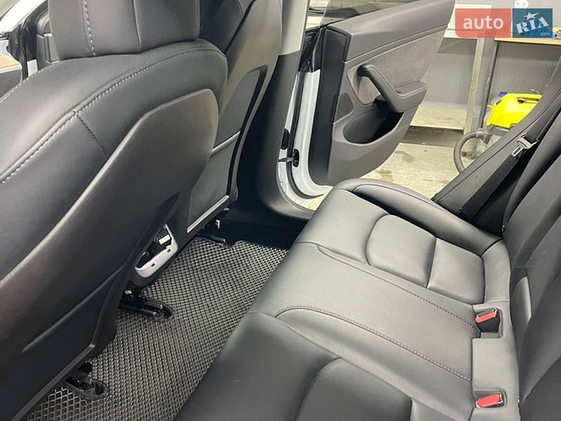 Седан Tesla Model 3 2019 в Одессе