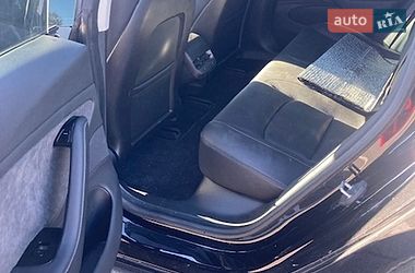 Седан Tesla Model 3 2019 в Львове