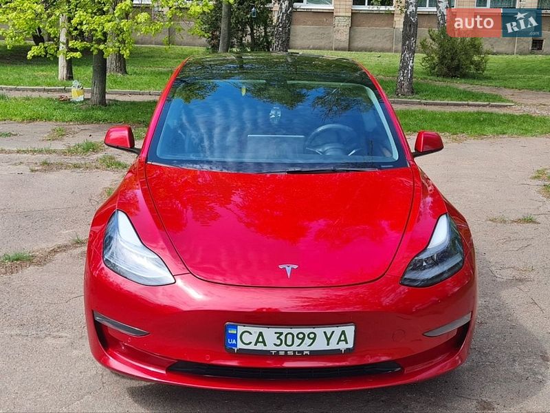 Седан Tesla Model 3 2022 в Черкассах