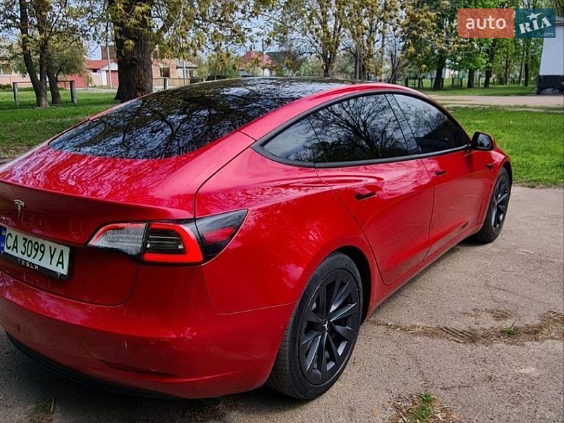 Седан Tesla Model 3 2022 в Черкассах