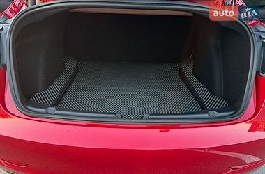 Седан Tesla Model 3 2022 в Киеве