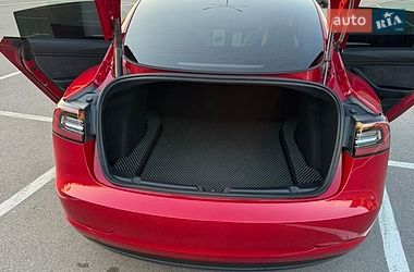 Седан Tesla Model 3 2022 в Киеве