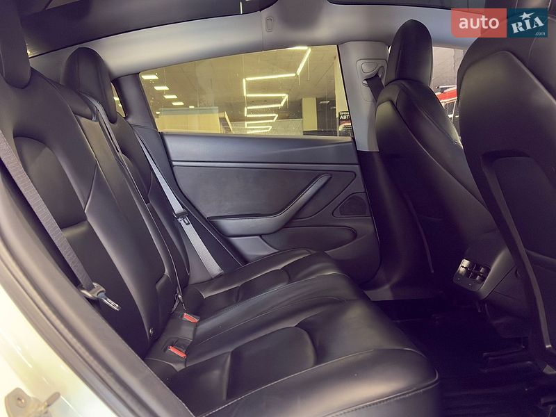 Седан Tesla Model 3 2019 в Николаеве