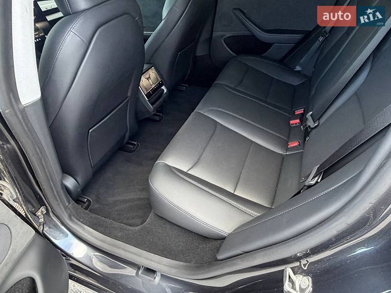 Седан Tesla Model 3 2024 в Ивано-Франковске