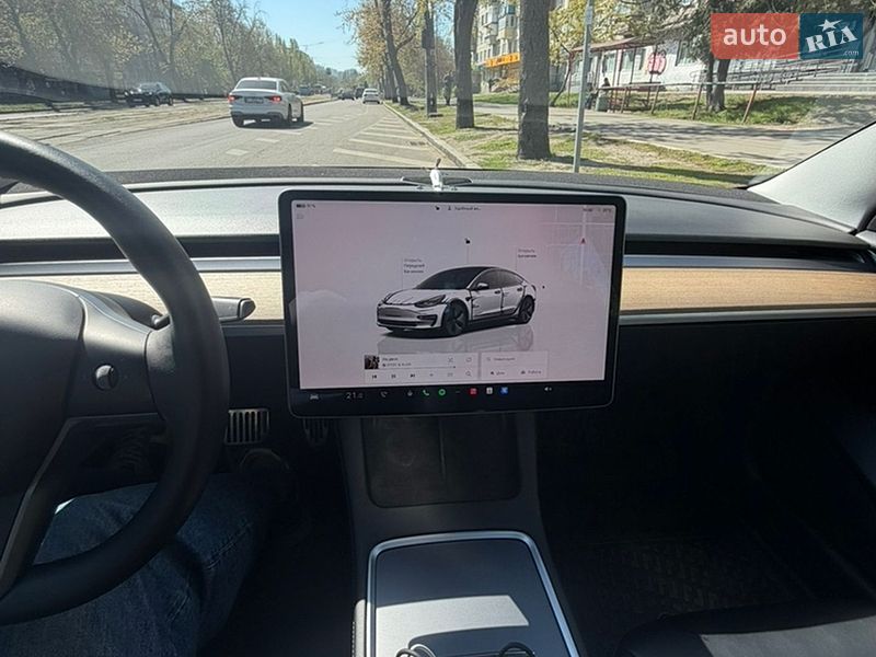 Седан Tesla Model 3 2022 в Киеве