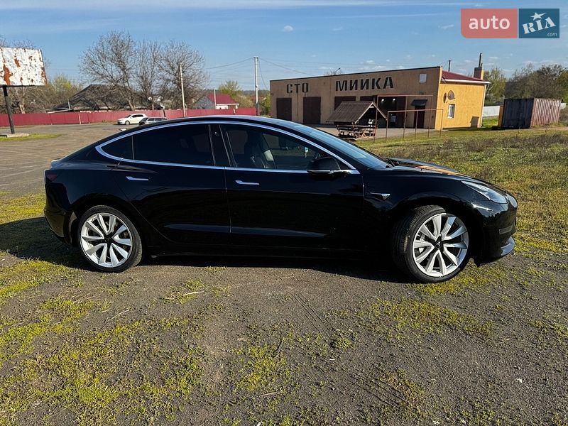 Седан Tesla Model 3 2018 в Киеве