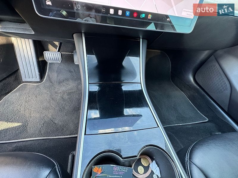 Седан Tesla Model 3 2018 в Киеве