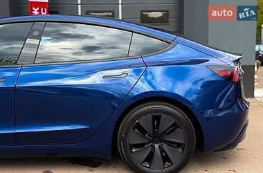Седан Tesla Model 3 2025 в Києві