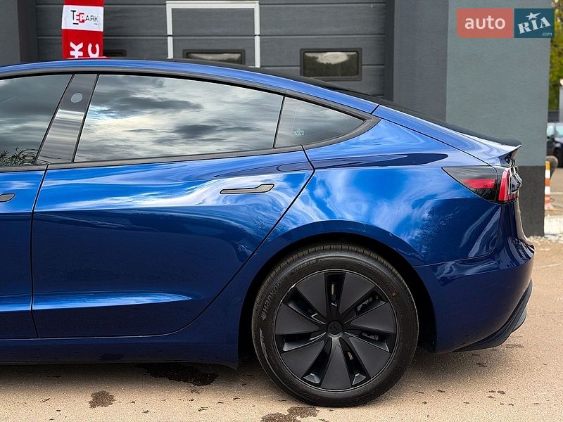 Седан Tesla Model 3 2025 в Києві