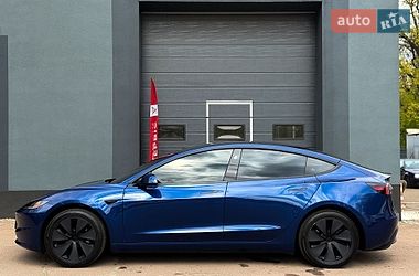 Седан Tesla Model 3 2025 в Києві