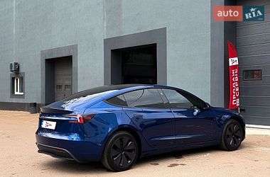 Седан Tesla Model 3 2025 в Києві