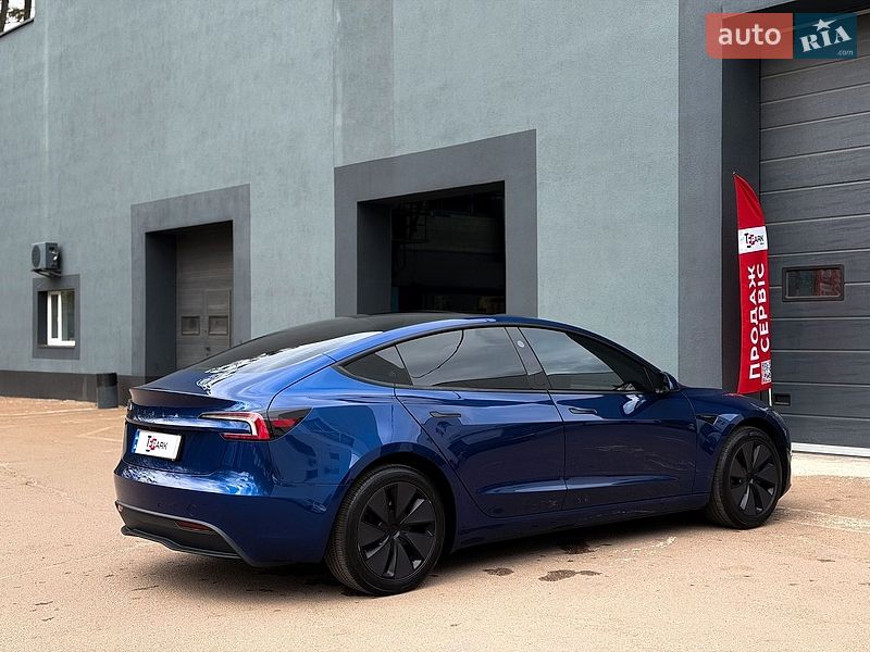 Седан Tesla Model 3 2025 в Києві