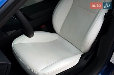 Седан Tesla Model 3 2025 в Києві