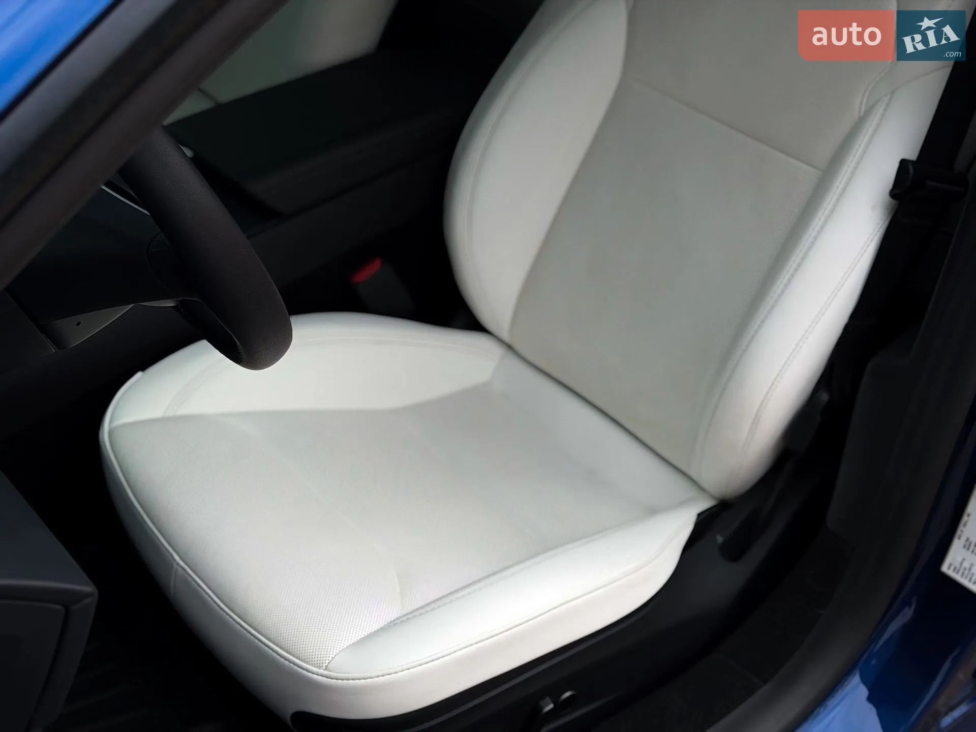 2025 Tesla Model 3 - мініатюра 13