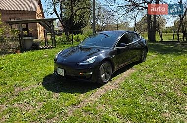 Седан Tesla Model 3 2018 в Бердичеве