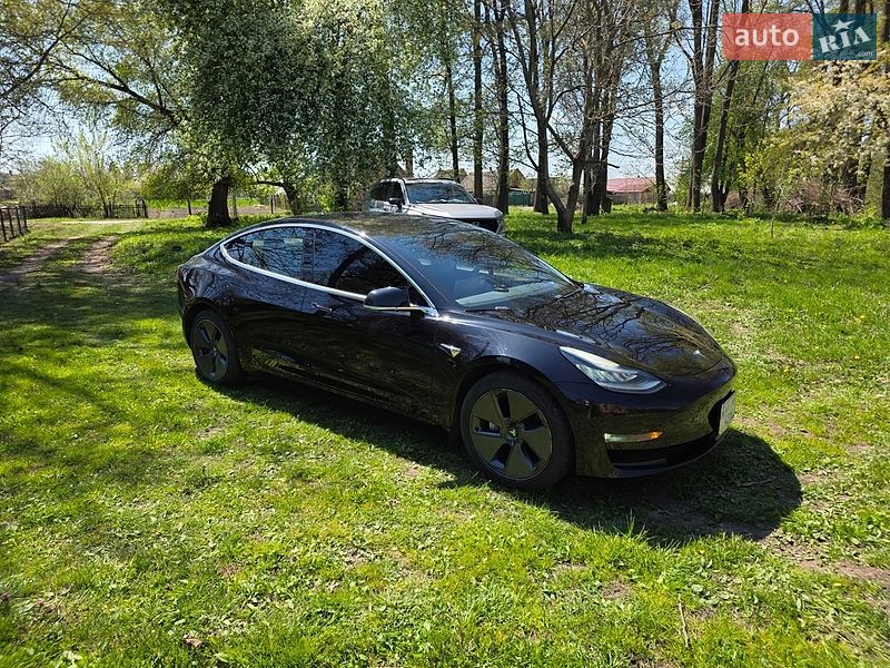Седан Tesla Model 3 2018 в Бердичеве