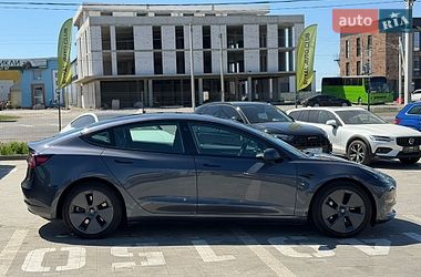 Седан Tesla Model 3 2023 в Львове
