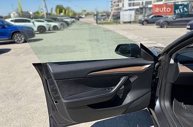 Седан Tesla Model 3 2023 в Львове