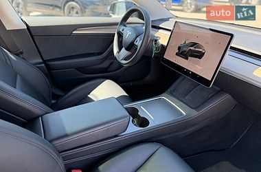 Седан Tesla Model 3 2023 в Львове
