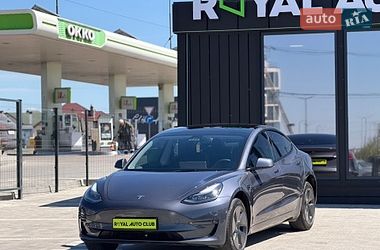 Седан Tesla Model 3 2023 в Львові