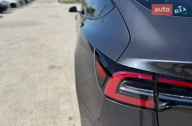 Седан Tesla Model 3 2023 в Львове