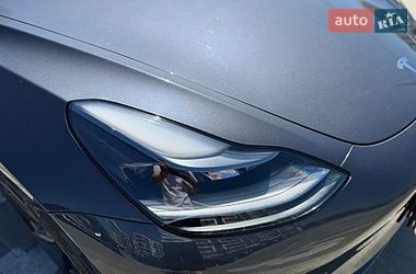 Седан Tesla Model 3 2023 в Львове