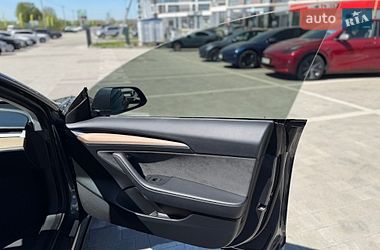 Седан Tesla Model 3 2023 в Львове