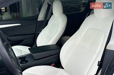 Седан Tesla Model 3 2021 в Чернигове