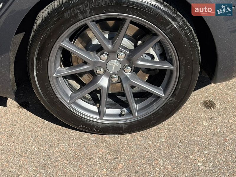 Седан Tesla Model 3 2023 в Одесі