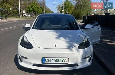 Седан Tesla Model 3 2021 в Чернигове