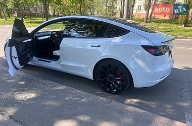 Седан Tesla Model 3 2021 в Чернигове