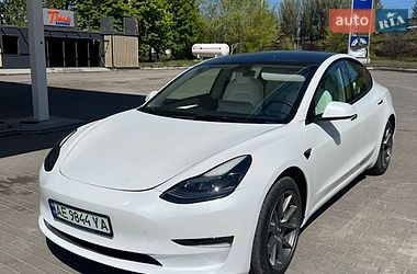 Седан Tesla Model 3 2023 в Дніпрі