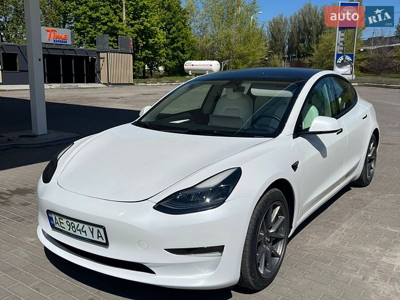 Tesla Model 3 2023