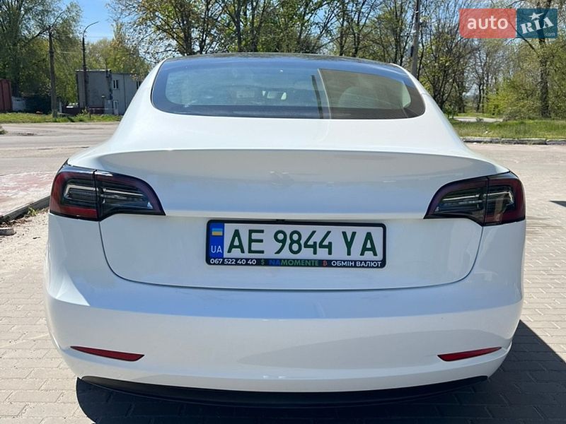 Седан Tesla Model 3 2023 в Днепре