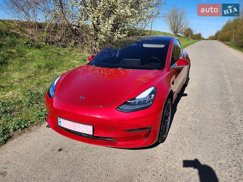 Седан Tesla Model 3 2018 в Тернополі