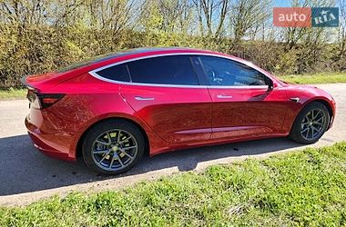 Седан Tesla Model 3 2018 в Тернополі