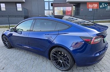 Седан Tesla Model 3 2019 в Львові